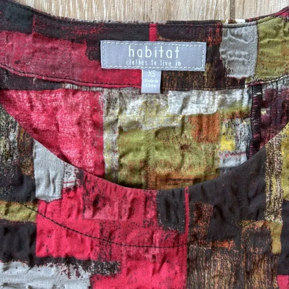 NWT Habitat Patchwork Print Top in Garnet XS - Picture 4 of 12